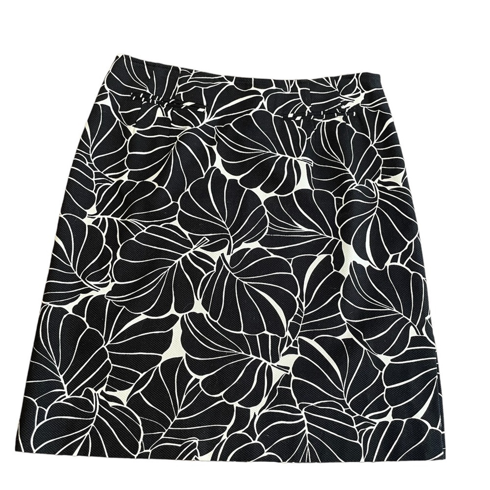 Talbots Petites Stretch black and cream leaf print lined skirt size 10